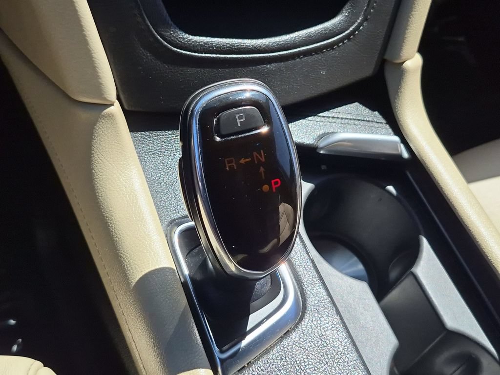 Used 2018 Cadillac XT5 Luxury w/ Driver Awareness Package FWD image 10