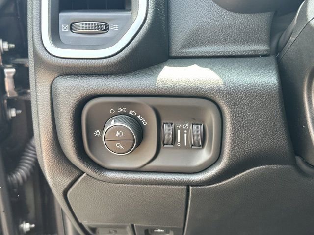 New 2026 RAM 3500 Laramie AWD/4WD image 27