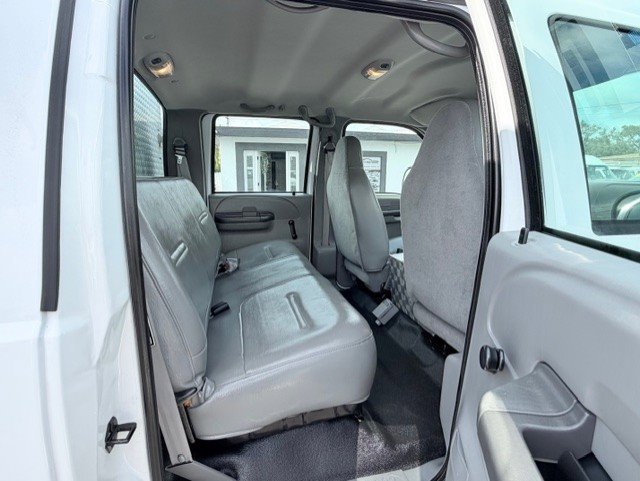 Used 2002 Ford F550 2WD Crew Cab Super Duty image 19