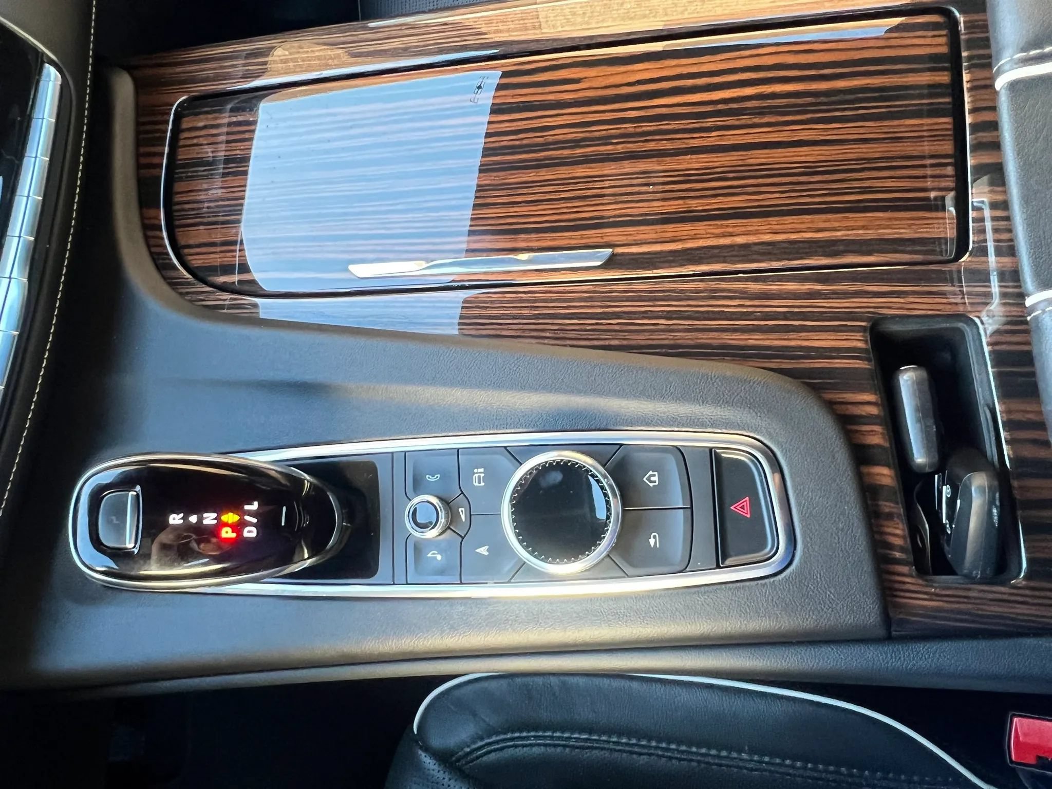 Used 2023 Cadillac Escalade ESV Premium Luxury AWD/4WD image 29