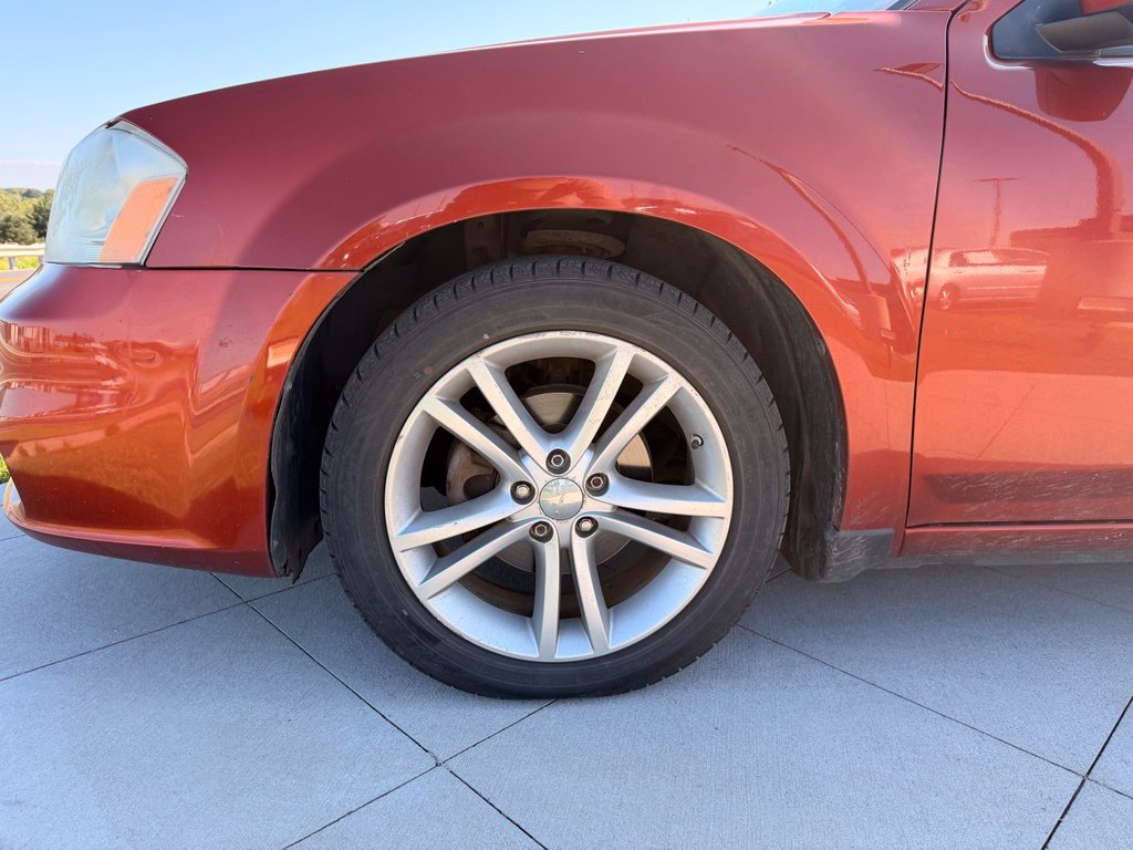 Used 2012 Dodge Avenger SXT Plus w/ Sun/Sound Group FWD image 13