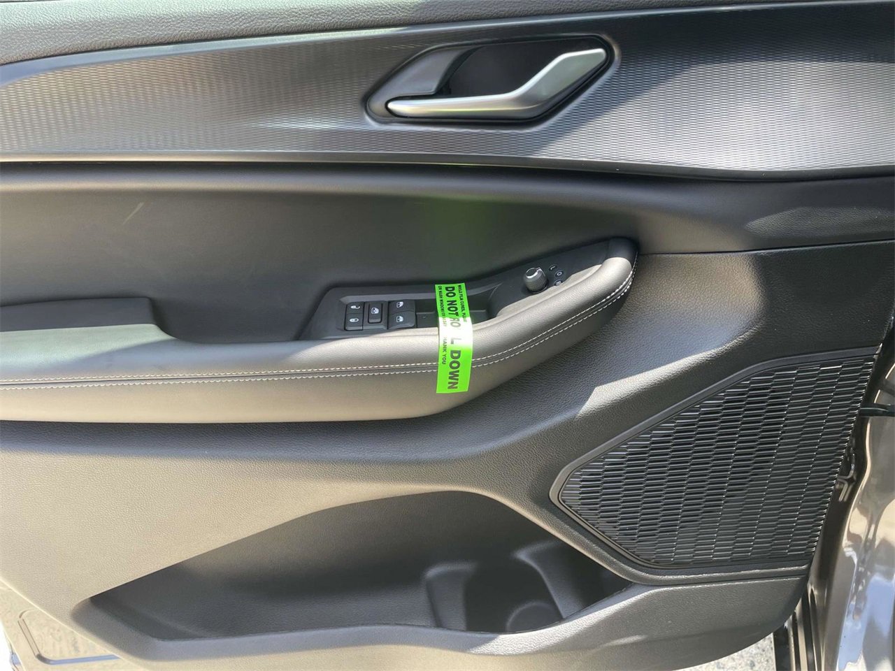 New 2025 Jeep Grand Cherokee L Laredo image 28