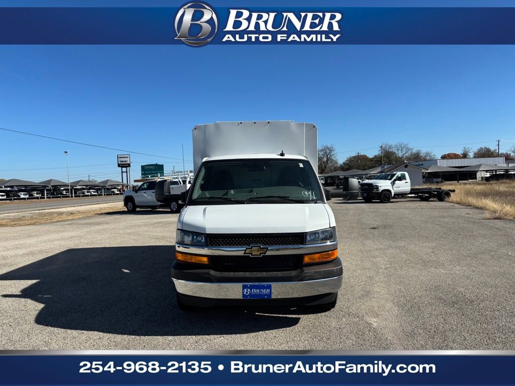 New 2025 Chevrolet Express 3500 w/ Power Convenience Package RWD video 2