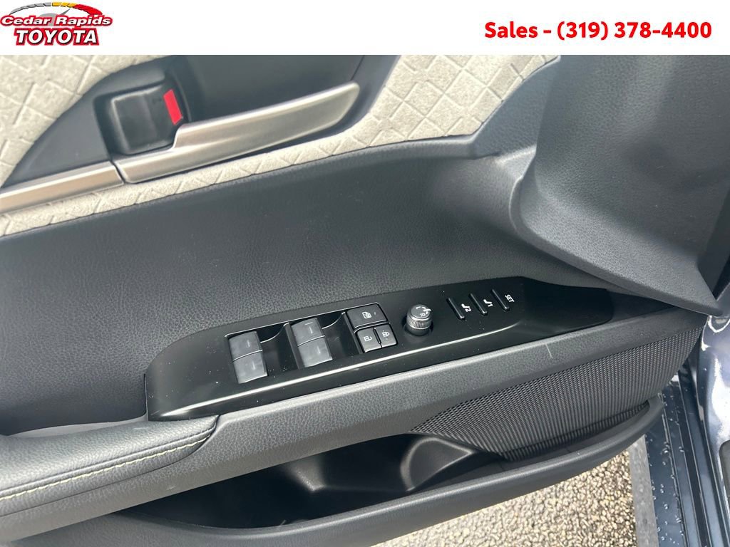 New 2026 Toyota Camry Hybrid image 10