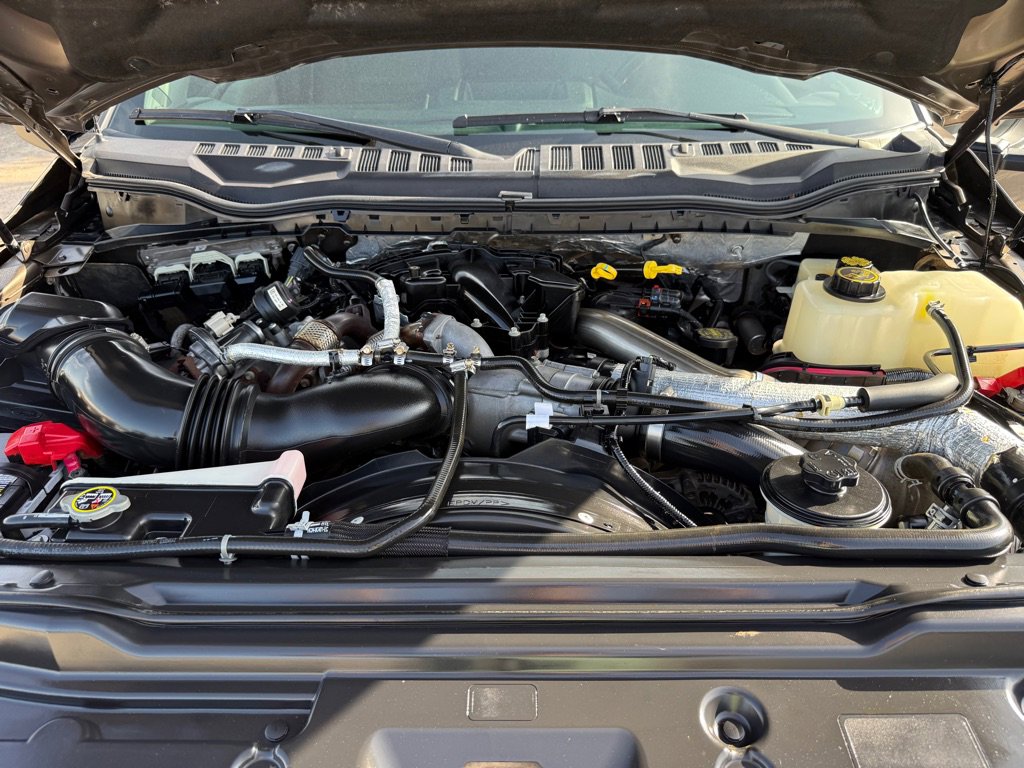 Used 2017 Ford F350 4x4 Crew Cab DRW Super Duty image 30