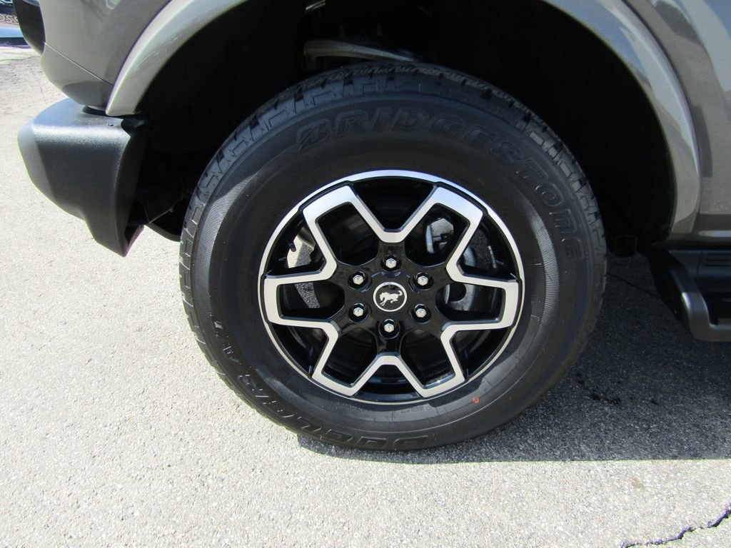 Used 2025 Ford Bronco Outer Banks AWD/4WD image 12