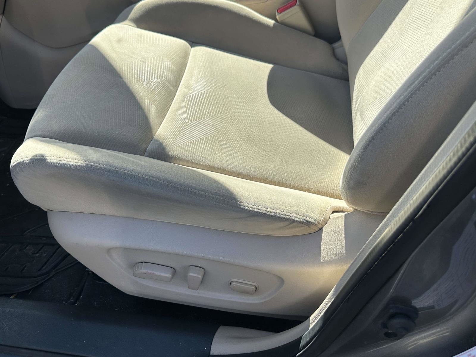 Used 2016 Nissan Rogue SV image 22