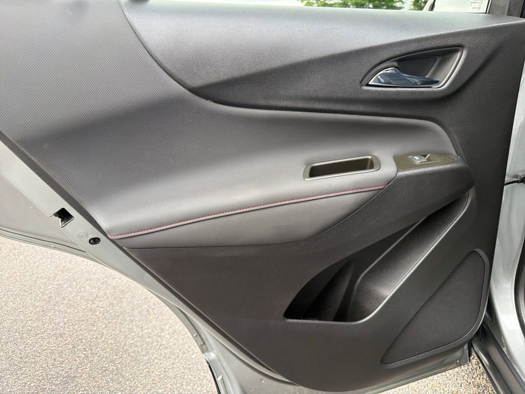 Used 2023 Chevrolet Equinox RS w/ RS Leather Package FWD image 28
