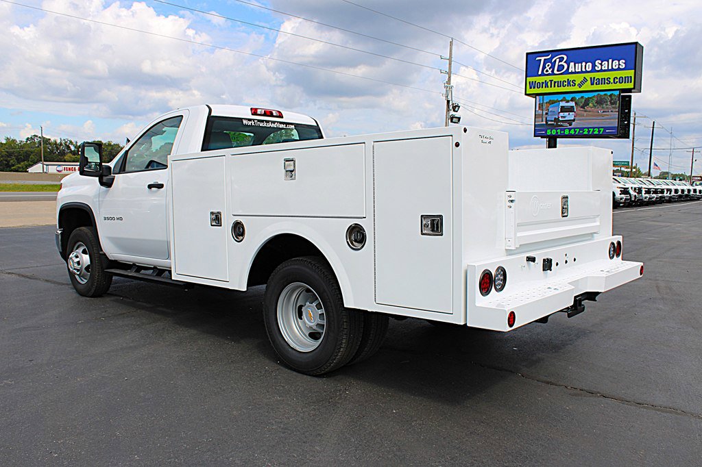 Used 2024 Chevrolet Silverado 3500 W/T w/ Snow Plow Prep Package image 4