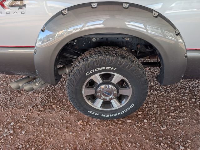 Used 2016 Ford F250 Lariat w/ Lariat Interior Package image 6