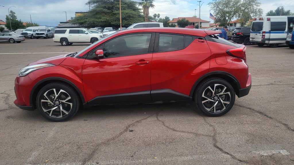 Used 2020 Toyota C-HR XLE FWD image 5