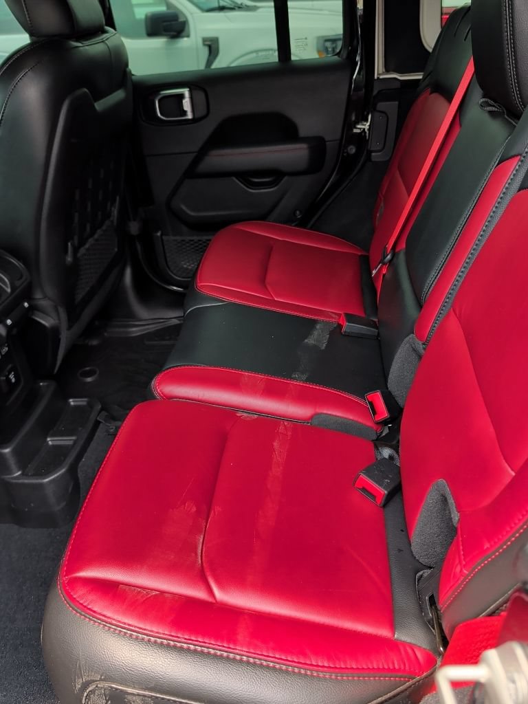 Used 2023 Jeep Wrangler Unlimited Rubicon 392 AWD/4WD image 10