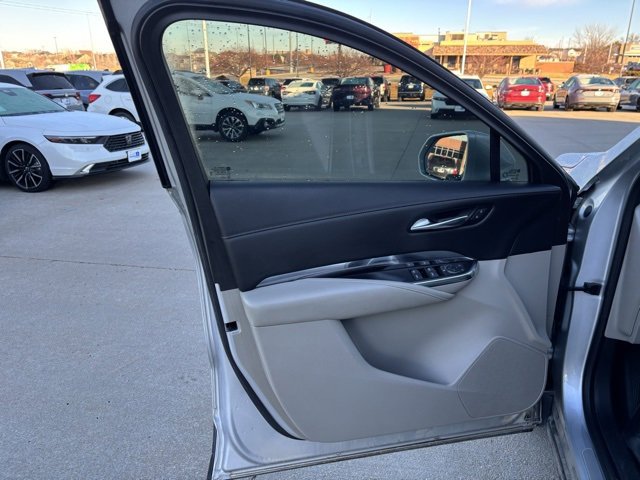 Used 2019 Cadillac XT4 Luxury w/ Cold Weather Package image 10