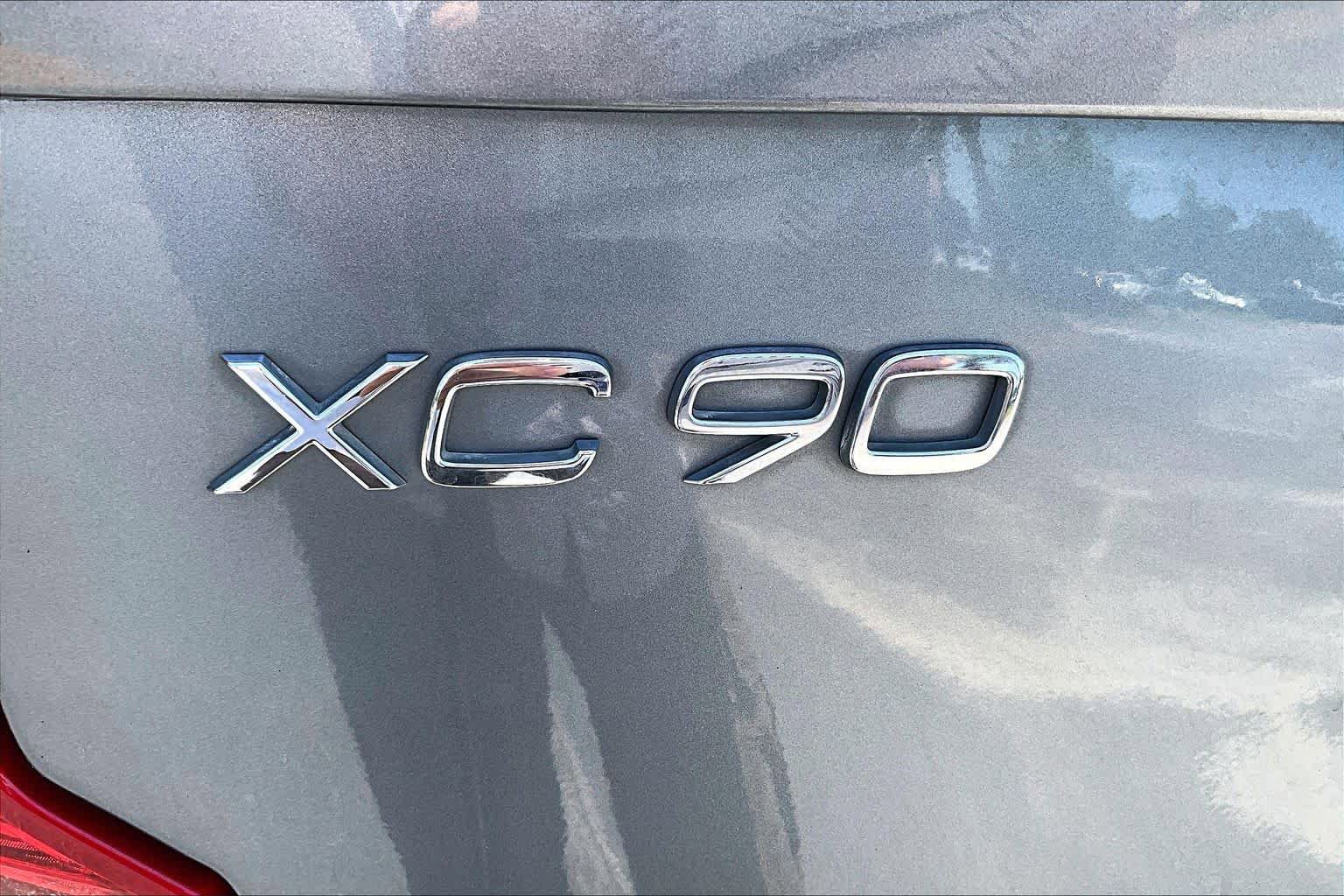 Used 2018 Volvo XC90 T5 Momentum w/ Convenience Package FWD image 10