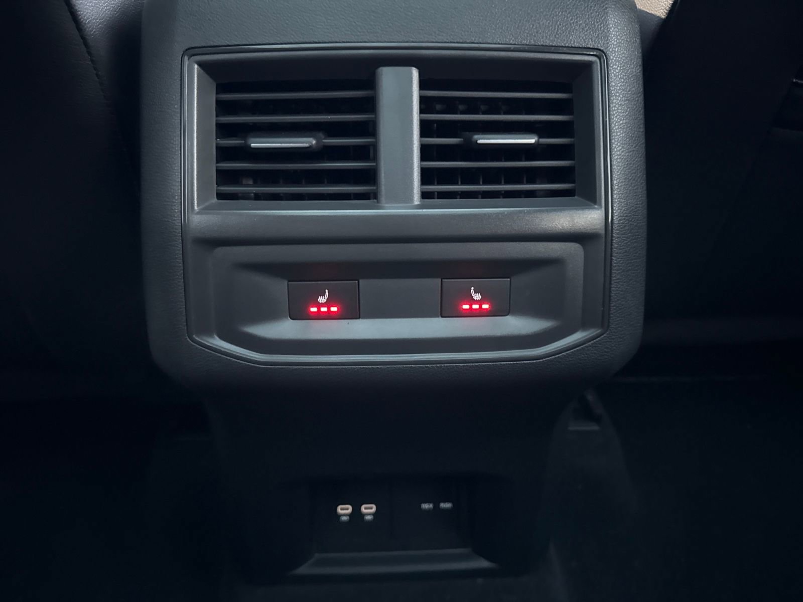 Certified 2023 Volkswagen Atlas Cross Sport SEL Premium R-Line image 38