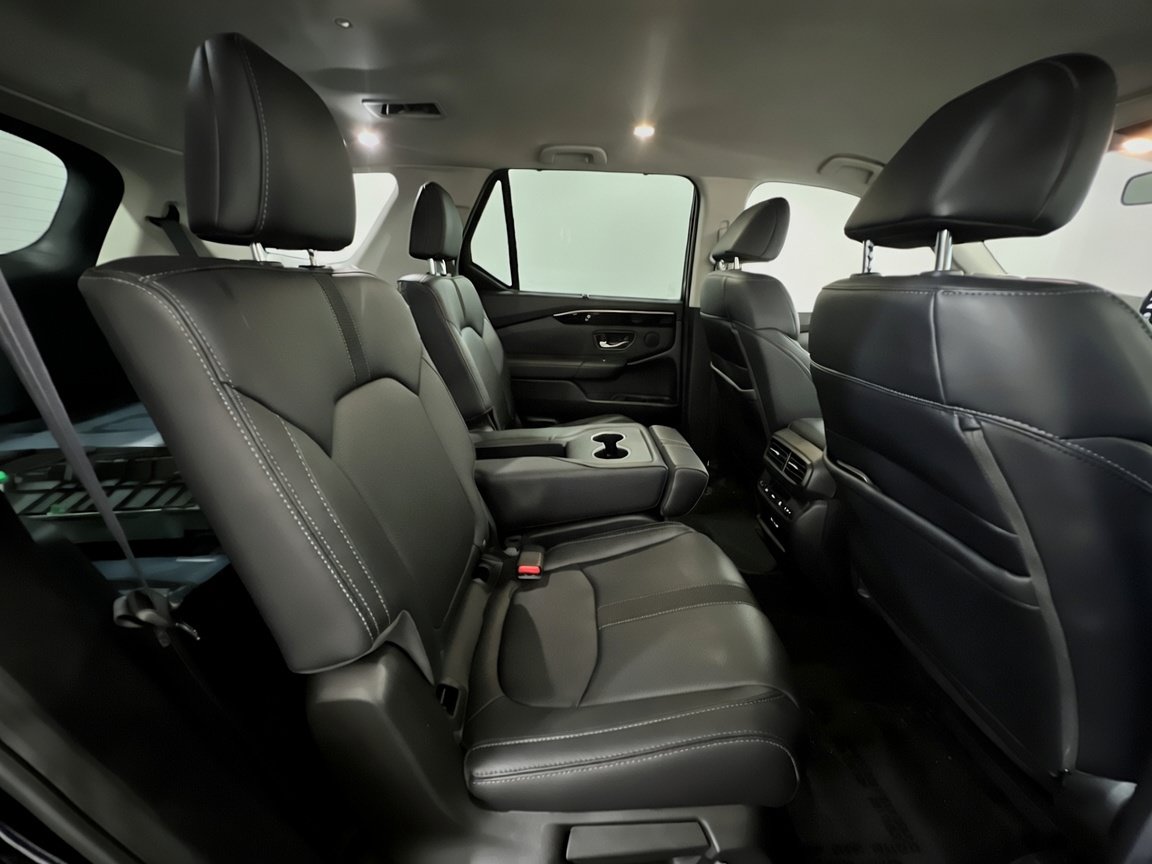 Used 2025 Honda Pilot EX-L image 19
