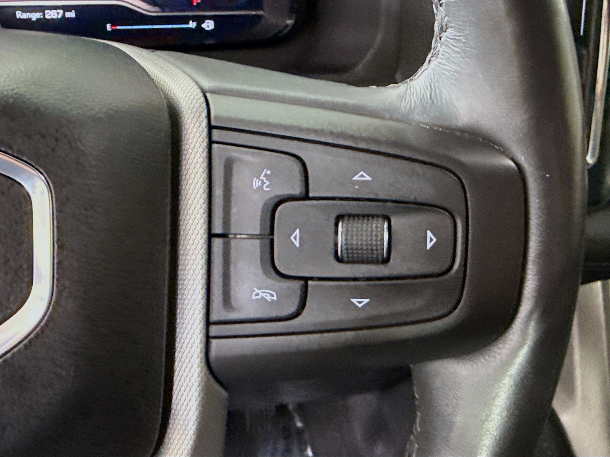 Used 2023 GMC Yukon Denali w/ Denali Reserve Package image 15