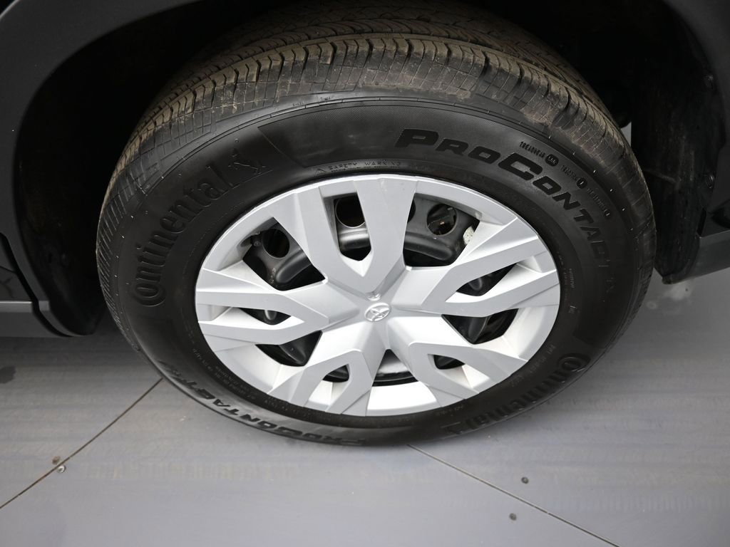 Certified 2025 Toyota Corolla Cross L image 15