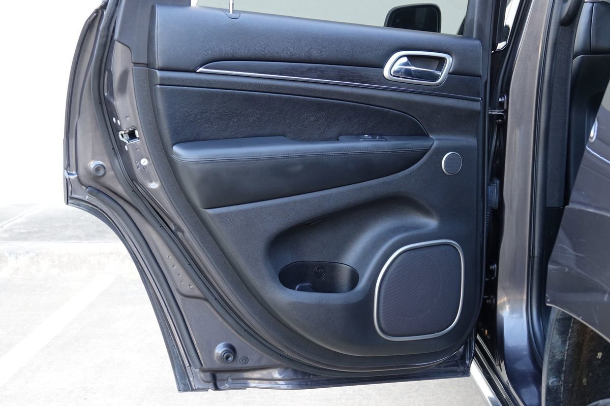 Used 2017 Jeep Grand Cherokee Summit w/ Platinum Series Group image 37