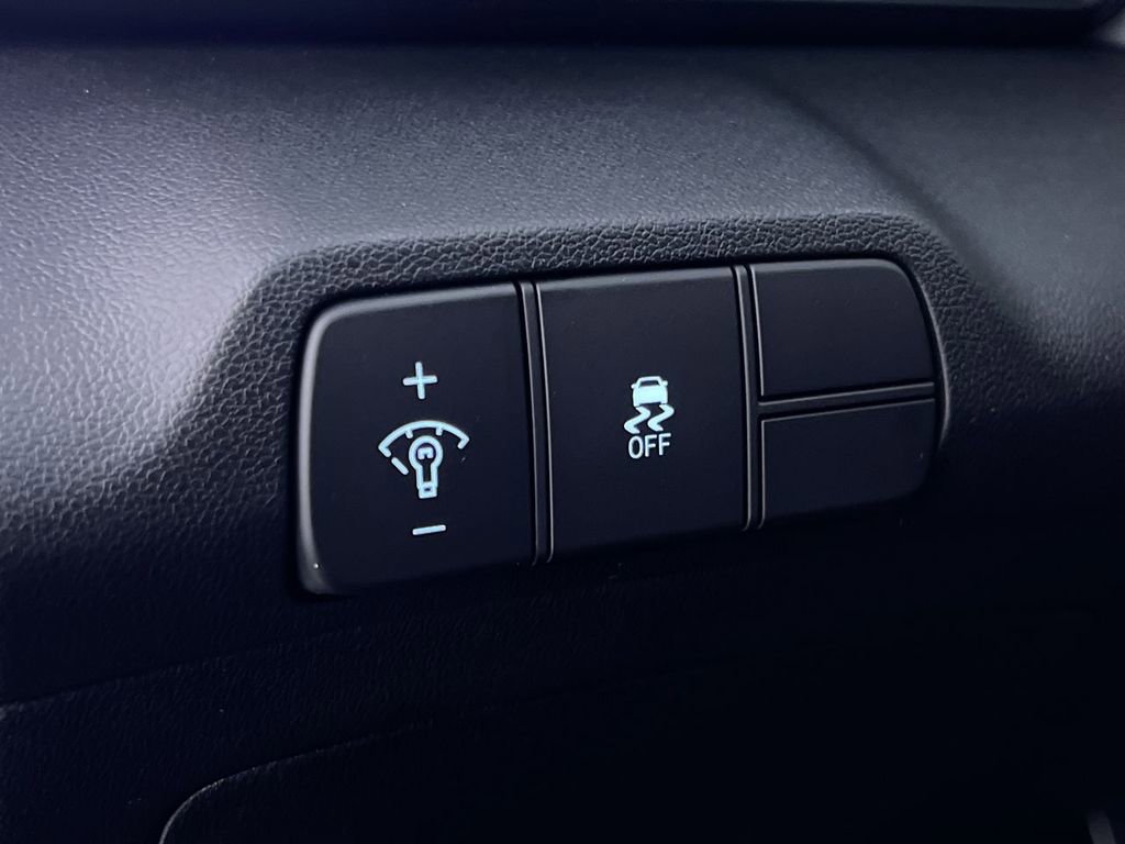 Used 2025 Hyundai Elantra Sport image 29