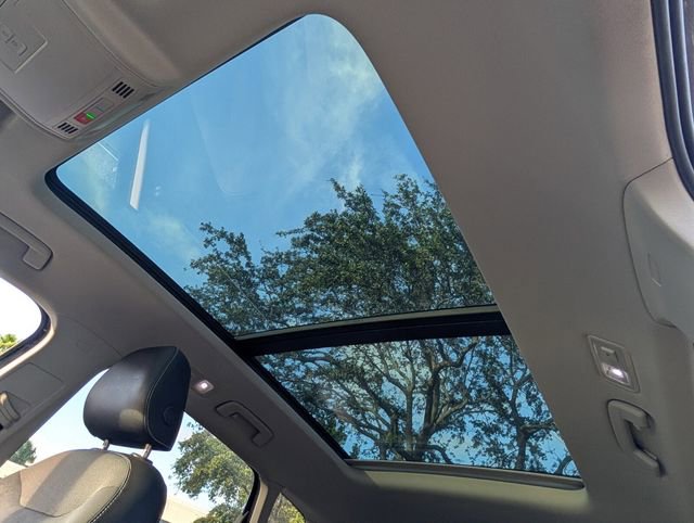 Used 2022 Volkswagen Taos SE image 18