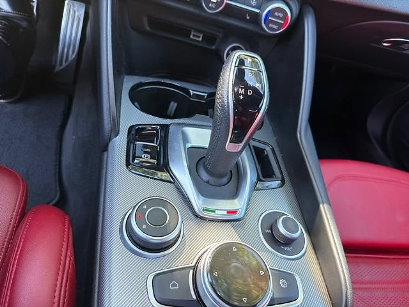 Used 2024 Alfa Romeo Giulia Veloce AWD/4WD image 20