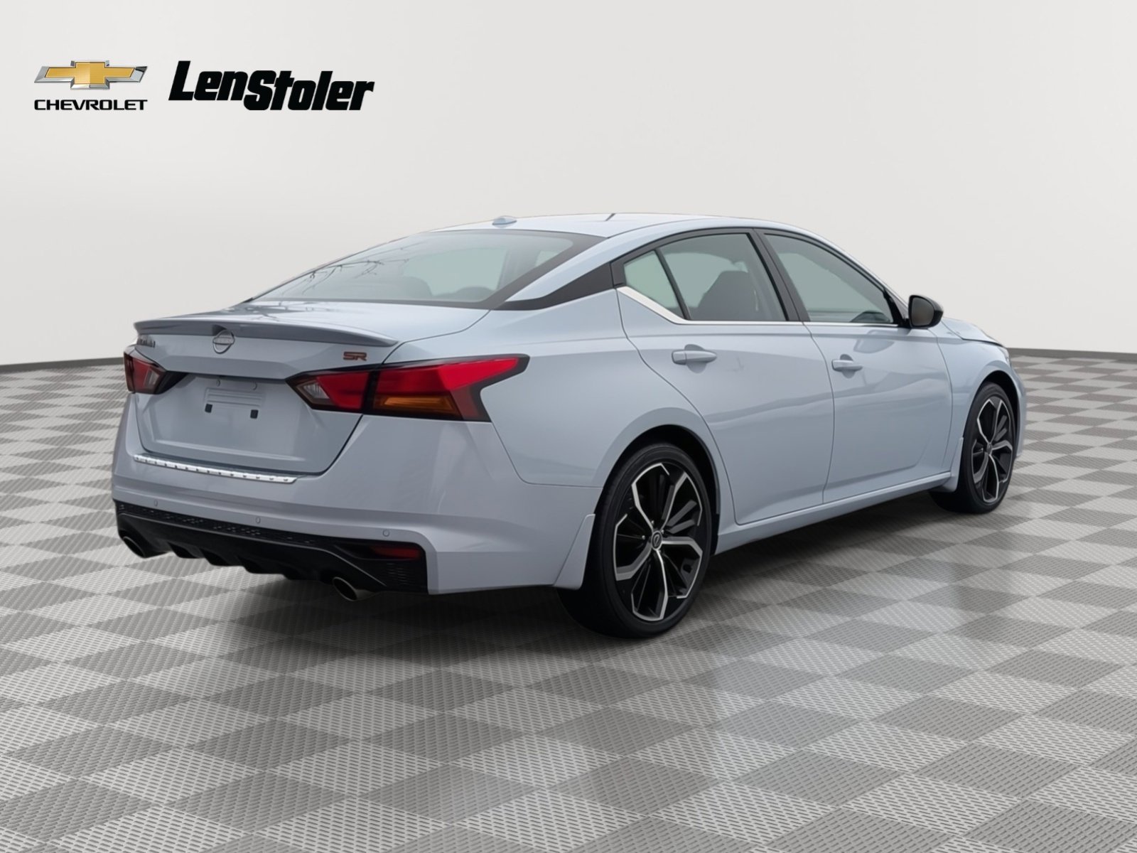 Used 2023 Nissan Altima 2.5 SR image 3