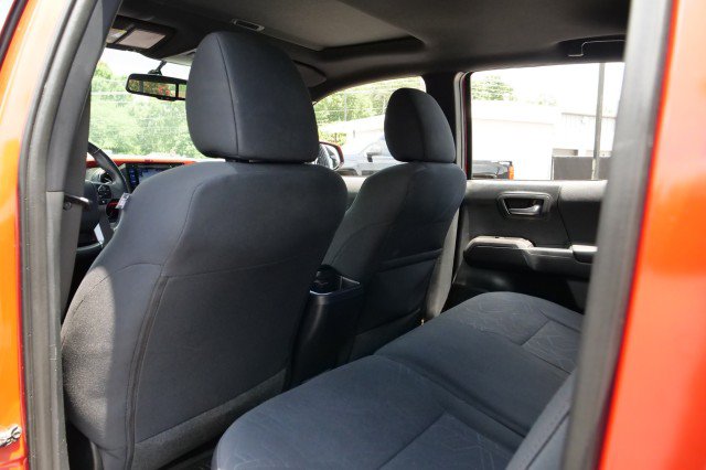 Used 2017 Toyota Tacoma TRD Sport w/ Premium & Technology Package AWD/4WD image 28
