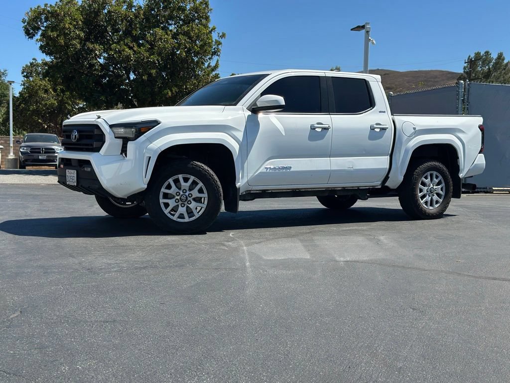 Used 2025 Toyota Tacoma SR5 AWD/4WD image 1
