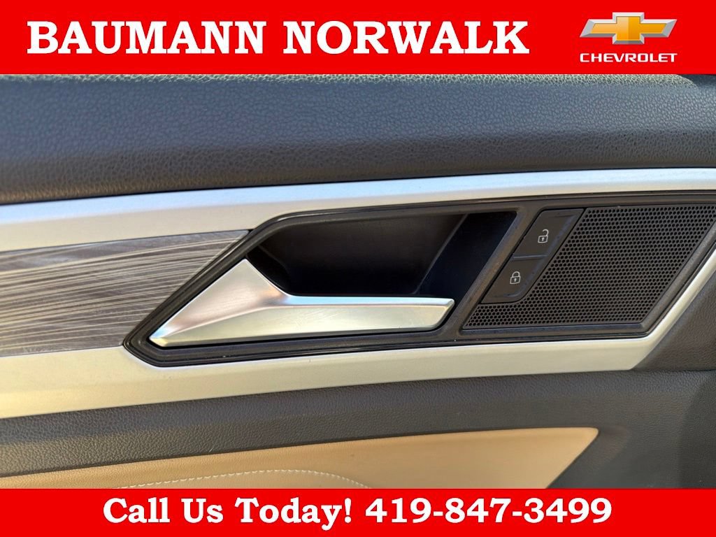 Used 2021 Volkswagen Atlas Cross Sport SE FWD image 16