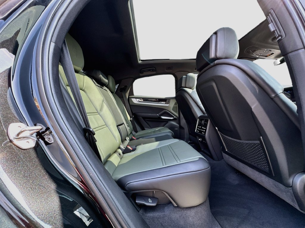 New 2026 Porsche Cayenne Coupe AWD/4WD image 28
