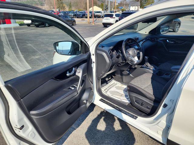 Certified 2017 Nissan Rogue Sport SV w/ SV All-Weather Package image 10