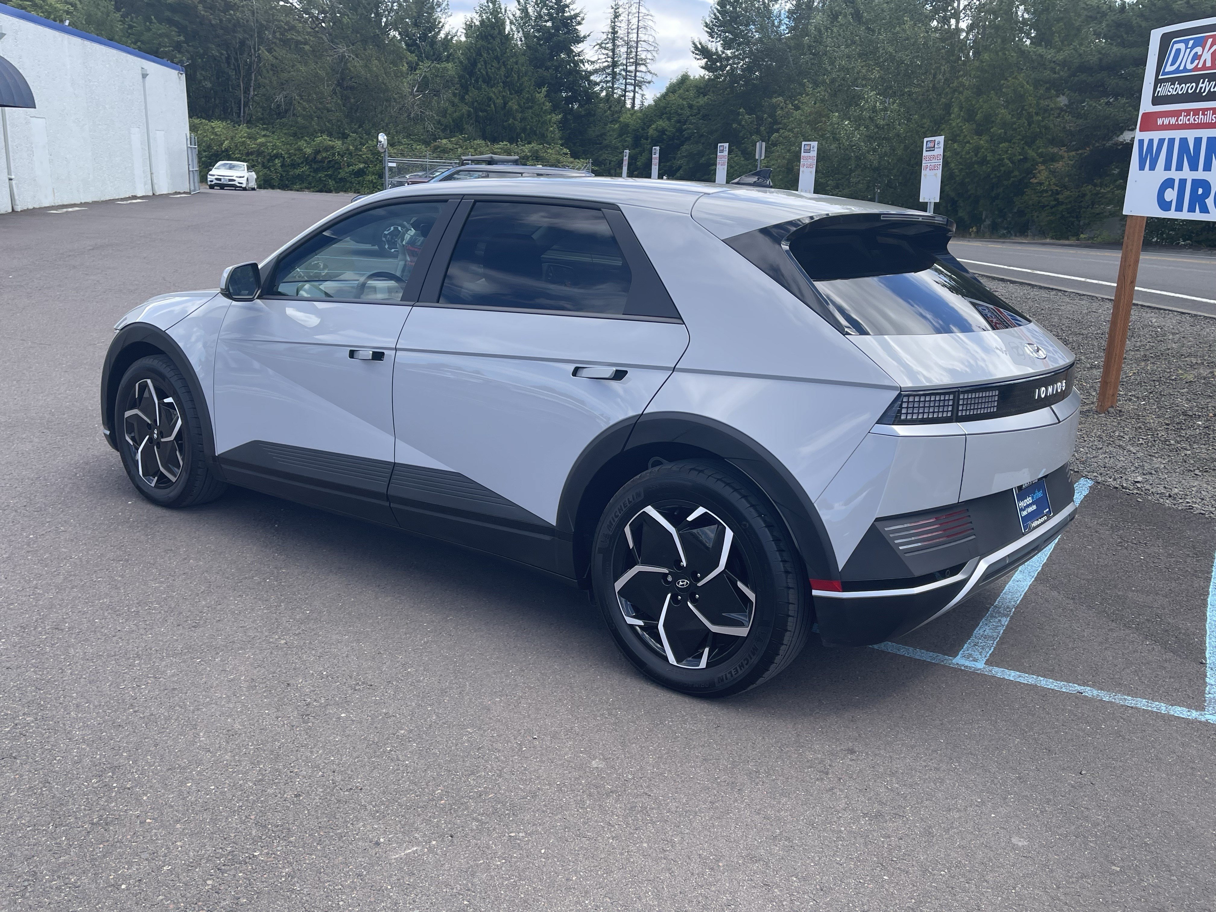 Certified 2024 Hyundai Ioniq 5 SE AWD/4WD image 3