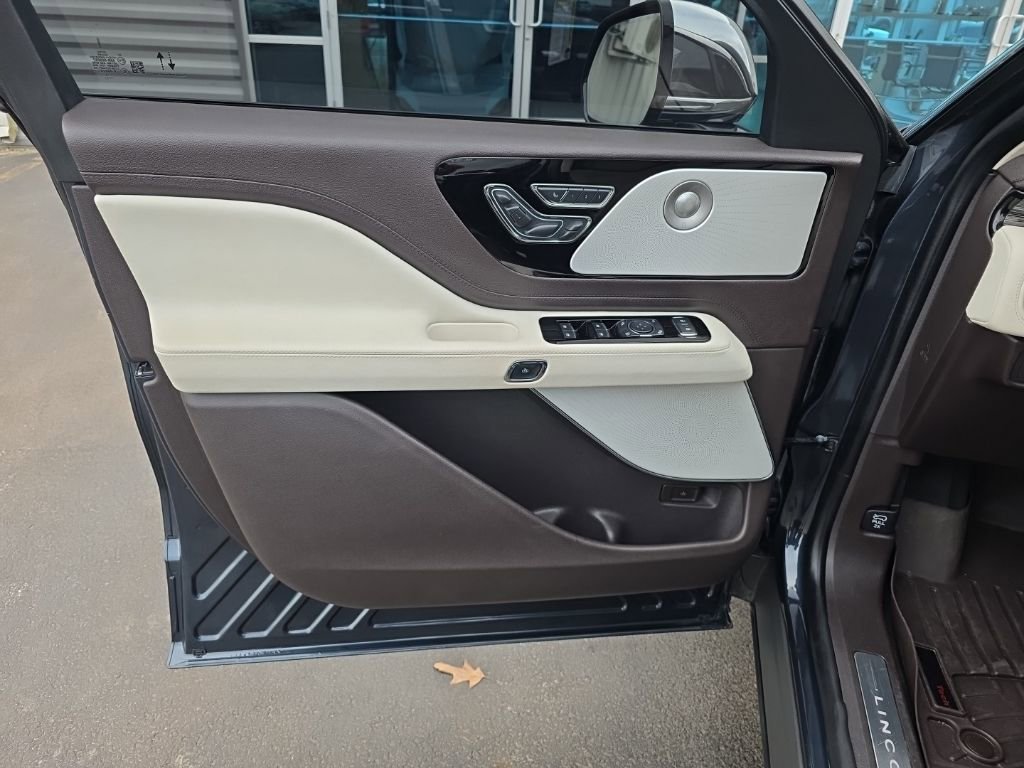 Used 2021 Lincoln Aviator Black Label w/ Dynamic Handling Package image 10