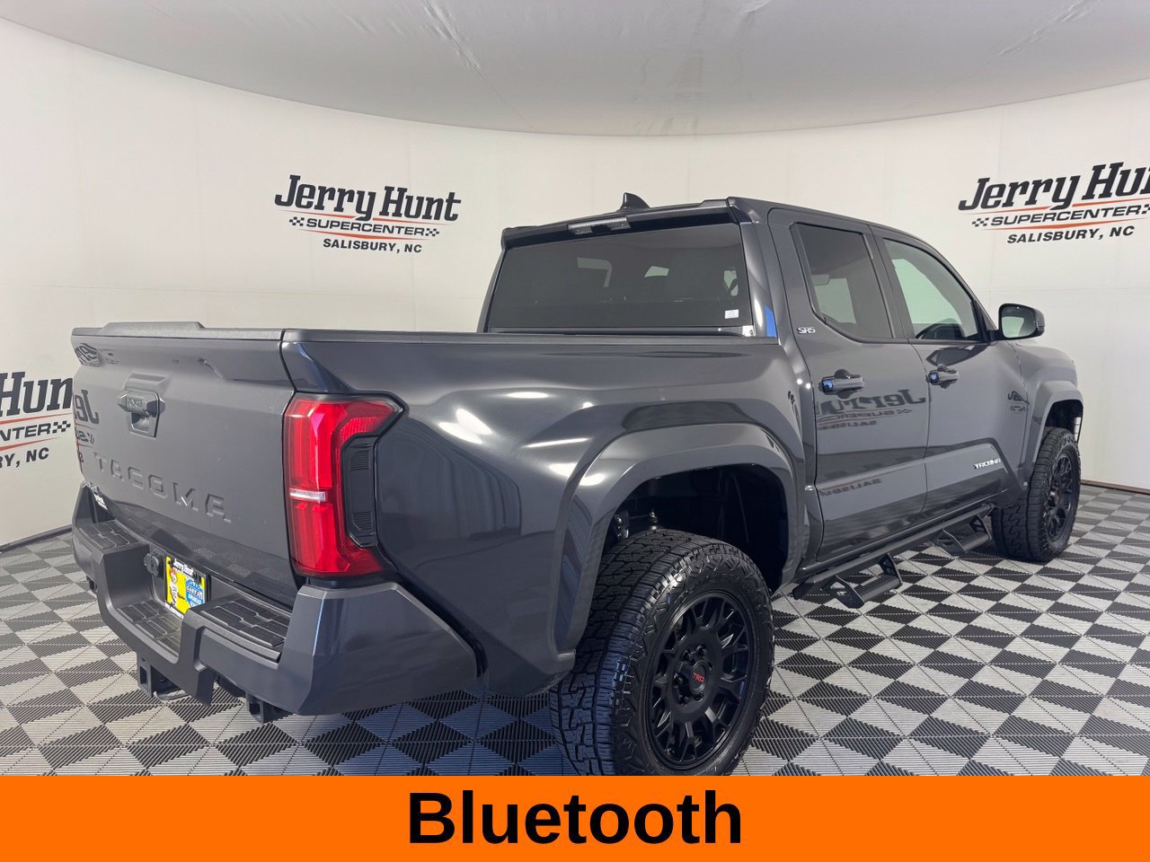 Used 2026 Toyota Tacoma SR5 AWD/4WD image 7