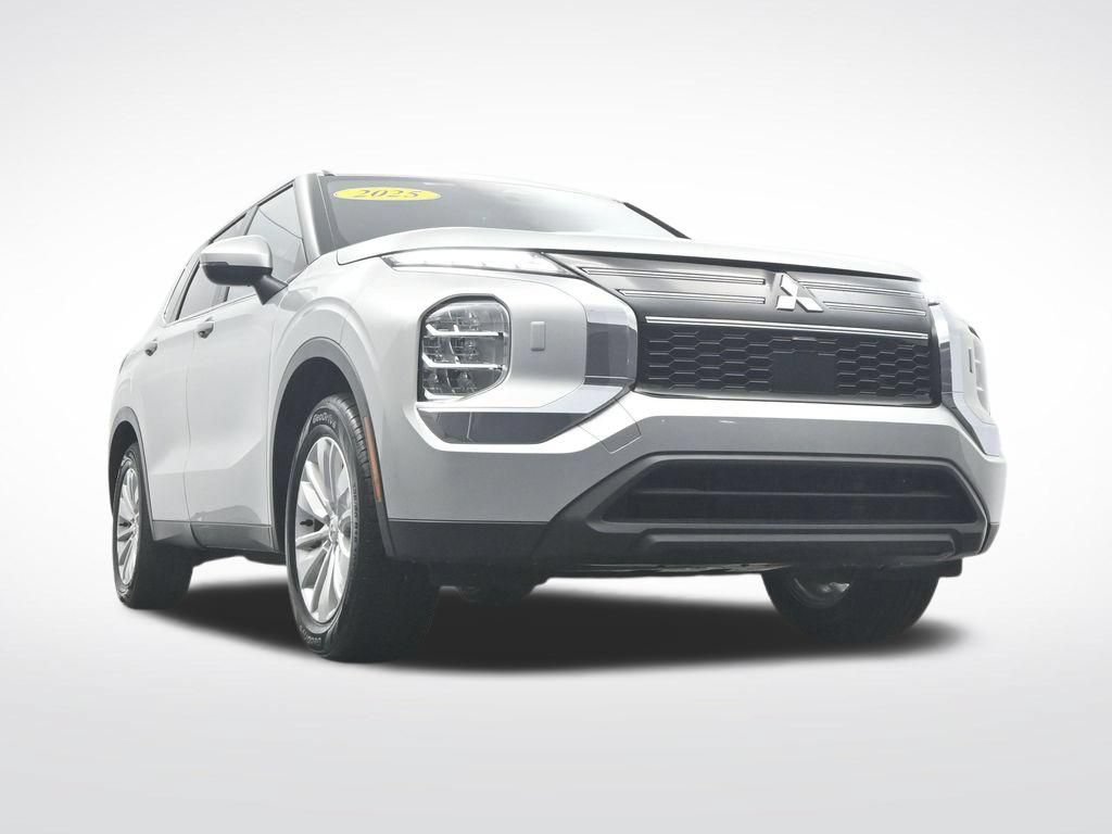 Used 2025 Mitsubishi Outlander ES AWD/4WD image 42