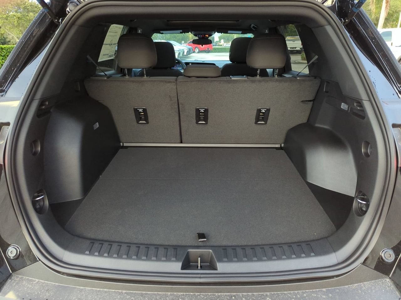 New 2027 Chevrolet Equinox LT w/ Midnight Edition FWD image 21