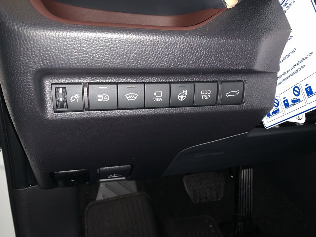 New 2025 Toyota RAV4 Limited image 28