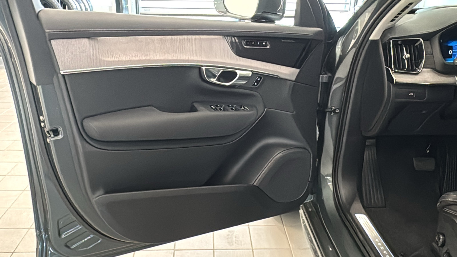 New 2027 Volvo XC90 B6 Ultra AWD/4WD image 21