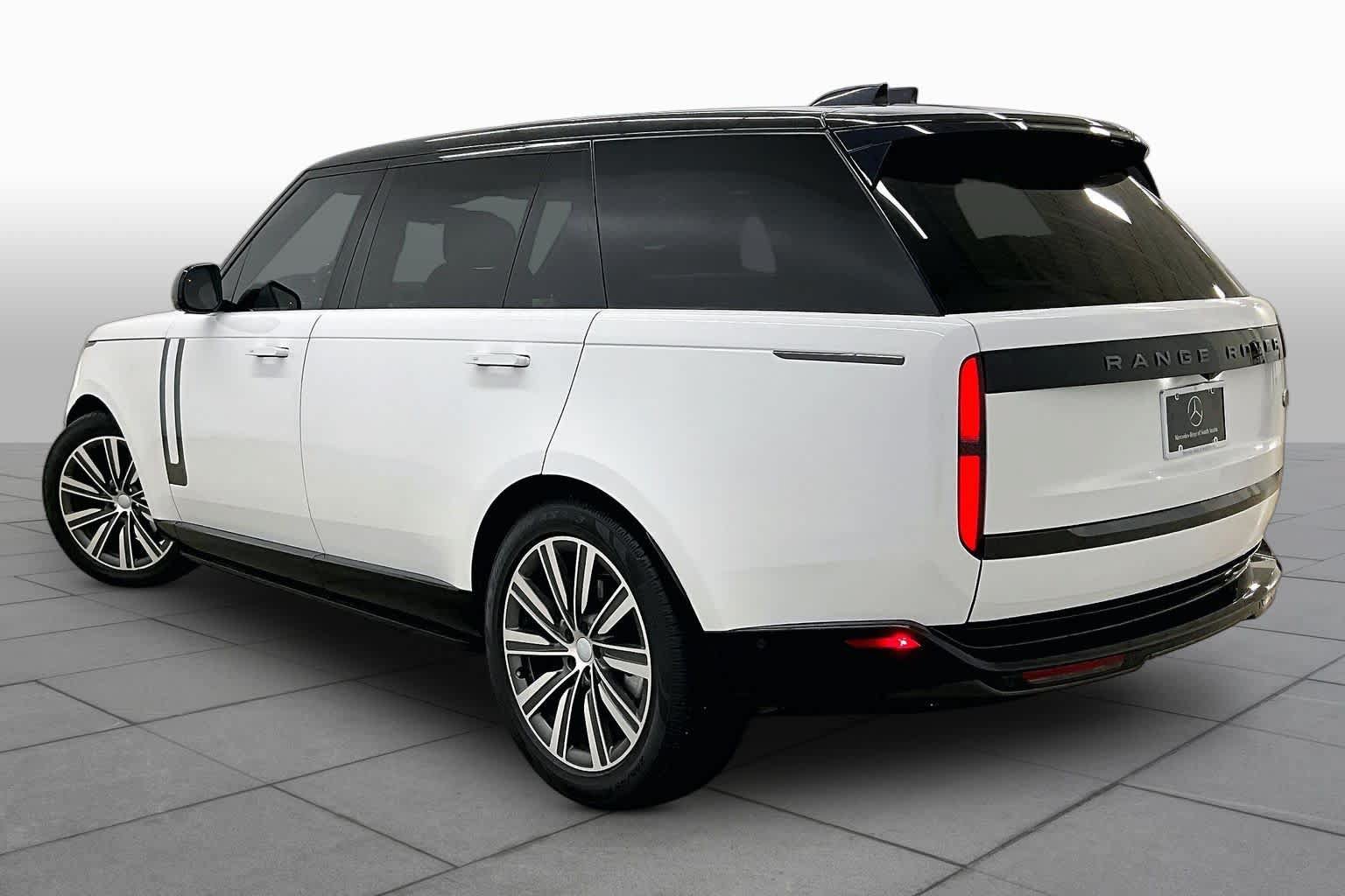 Used 2023 Land Rover Range Rover Long Wheelbase SE AWD/4WD image 12