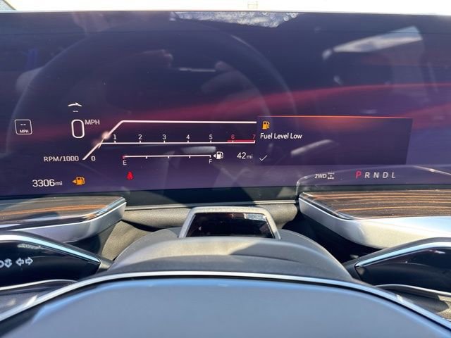 Certified 2026 Cadillac Escalade Luxury w/ LPO, Radiant Package image 12