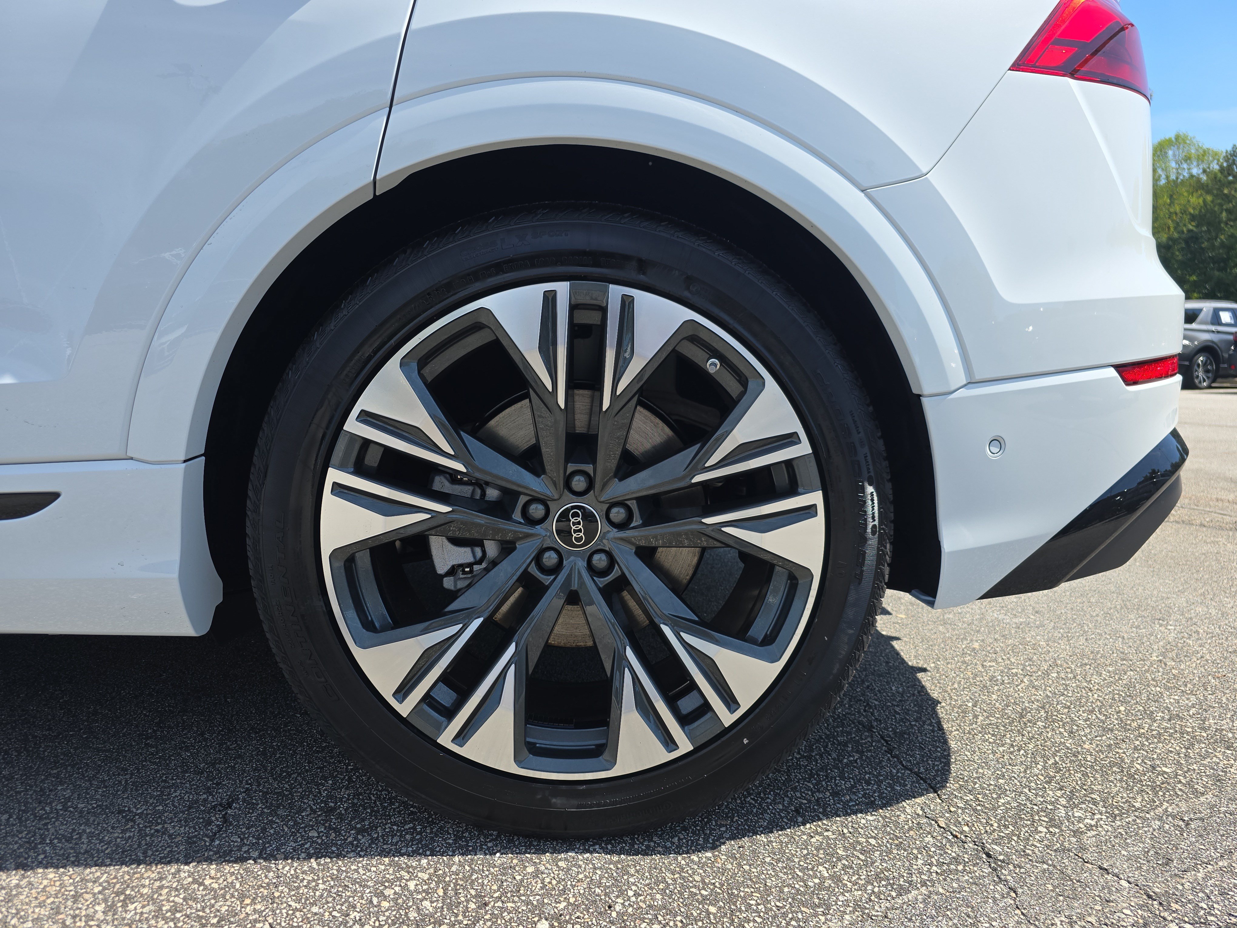 New 2027 Audi Q8 Premium Plus AWD/4WD image 30