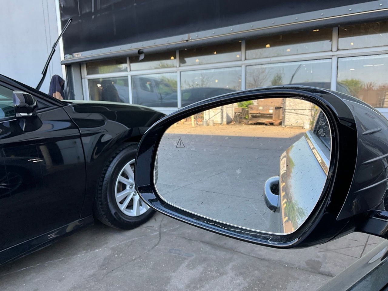 Used 2025 Genesis G70 2.5T image 19