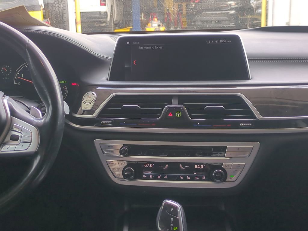 Used 2018 BMW 740i image 18