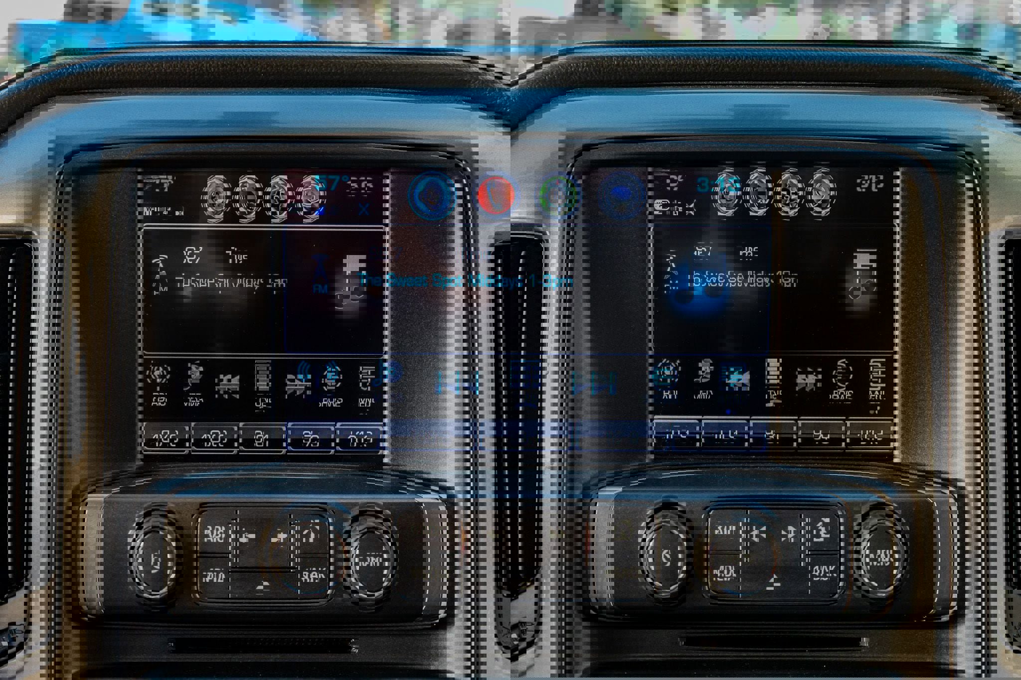 Used 2019 Chevrolet Silverado 2500 LTZ w/ Duramax Plus Package image 24