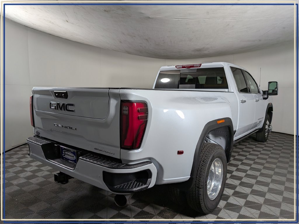 New 2026 GMC Sierra 3500 Denali Ultimate AWD/4WD image 7