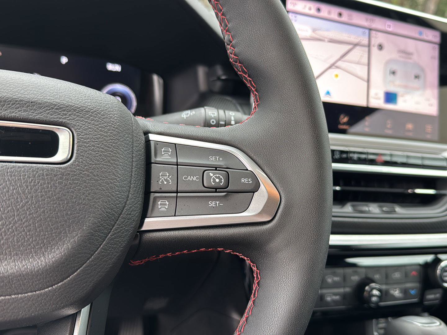 Used 2024 Jeep Compass Trailhawk w/ Trailhawk Elite Group image 19