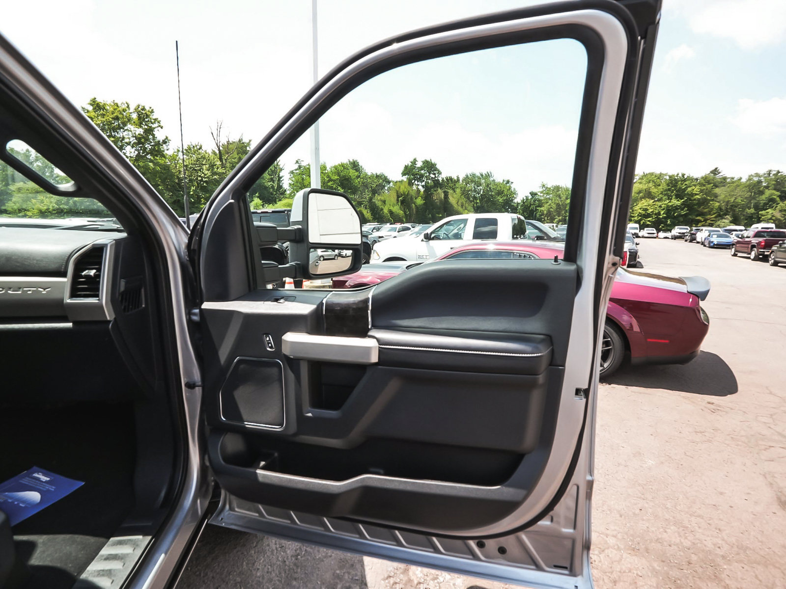 Used 2022 Ford F250 Lariat w/ Lariat Ultimate Package AWD/4WD image 14