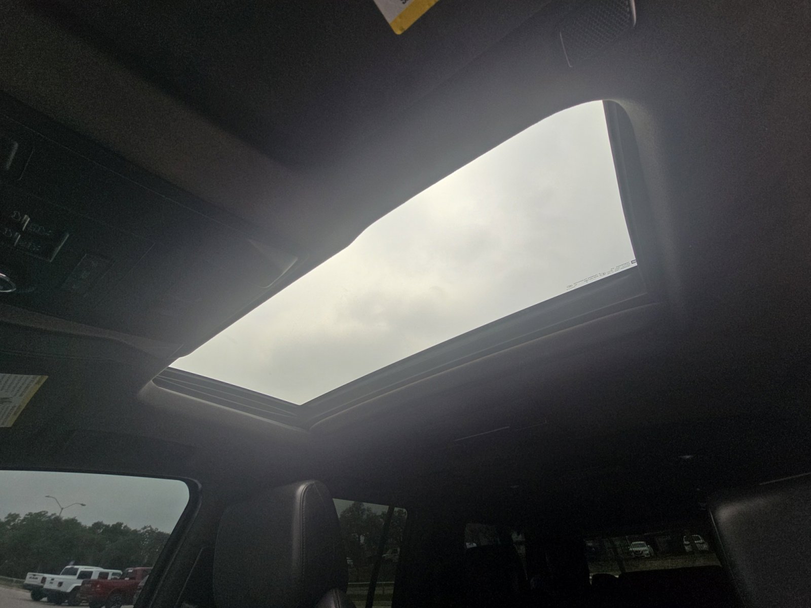 Used 2018 Cadillac Escalade ESV Platinum RWD image 19