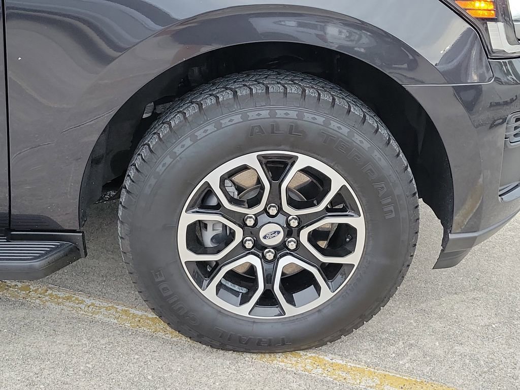 Used 2024 Ford Expedition Max XLT image 7